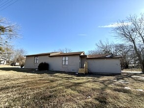 Building Photo - 312 M St NE