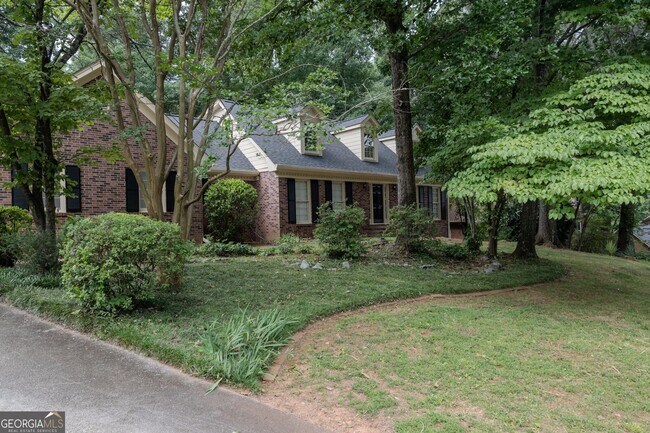 Building Photo - 2858 Livsey Dr