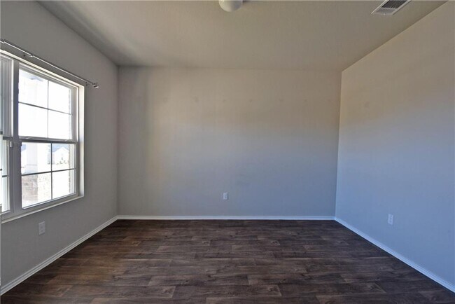 Foto del edificio - 5920 Brampton Ln