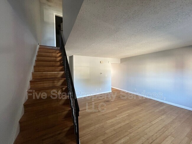 Foto del edificio - 110 W Lake Shore Dr