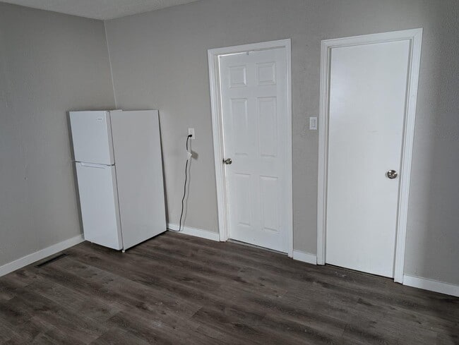 Photo du bâtiment - Immediate Move-In! $1749 ALL-INCLUSIVE 2-Bed Main Floor w/ Private Laundry in Timmins!