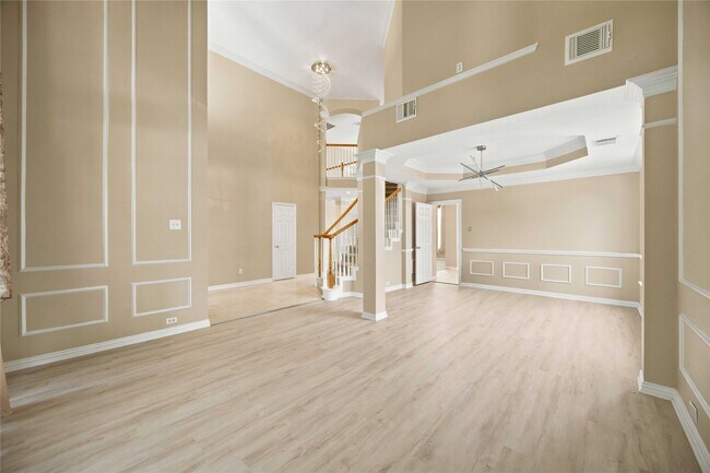 Foto del edificio - 14715 Golden Bough Ln