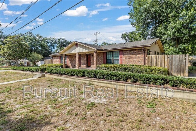 Building Photo - 1684 Pine Grove Ave