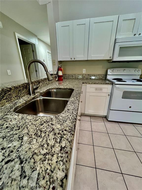 Foto del edificio - 37227 Grassy Hill Ln