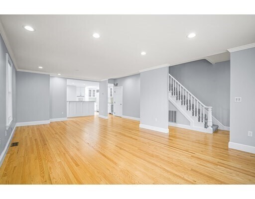 Foto del edificio - 11 Elmwood Ave