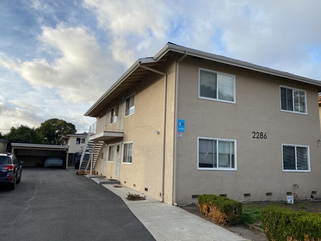 Building Photo - 2286 Deborah Dr