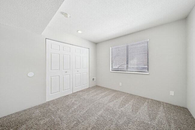 Foto del edificio - Fox Grove Apartments