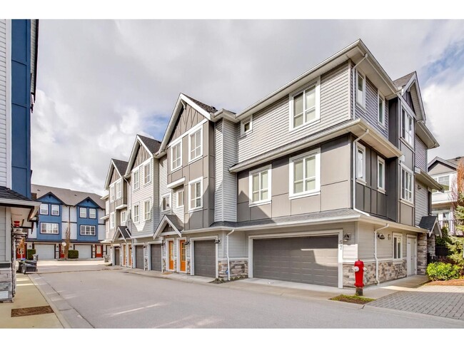 Building Photo - 20860-20876 76 Ave