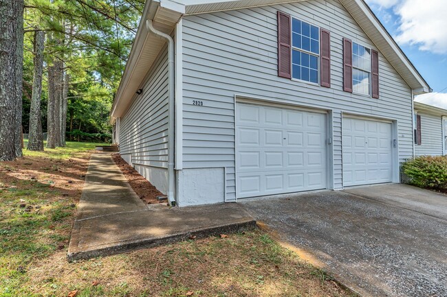 Building Photo - 2820 Airwood Dr