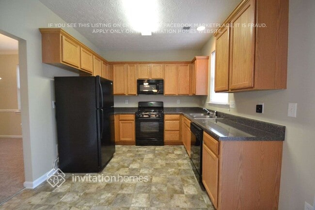 Building Photo - 250 Silver Arrow Cir