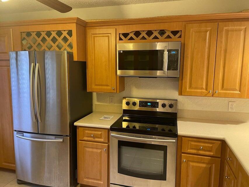 Foto principal - 2761 Village Blvd