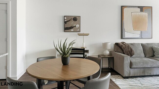 Foto del edificio - 2110 Birkhall St