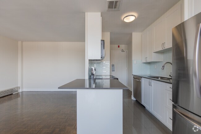 1 chambre, 1 salle de bain - 652 pi² - Cuisine - 66 Spadina Road