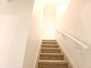 Building Photo - 5142 Kinney Pl SW