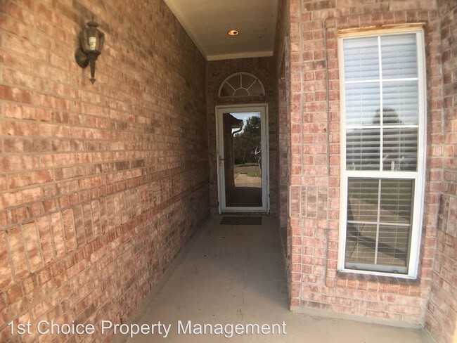Building Photo - 2019 Chantilly Ct