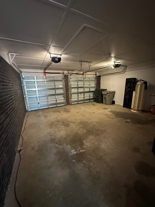 Building Photo - 5075 Shoshone Dr