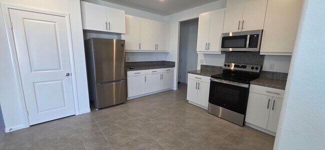 Foto del edificio - Welcome Home!!  Brand New Build Solar Rental in the Heart of Menifee!