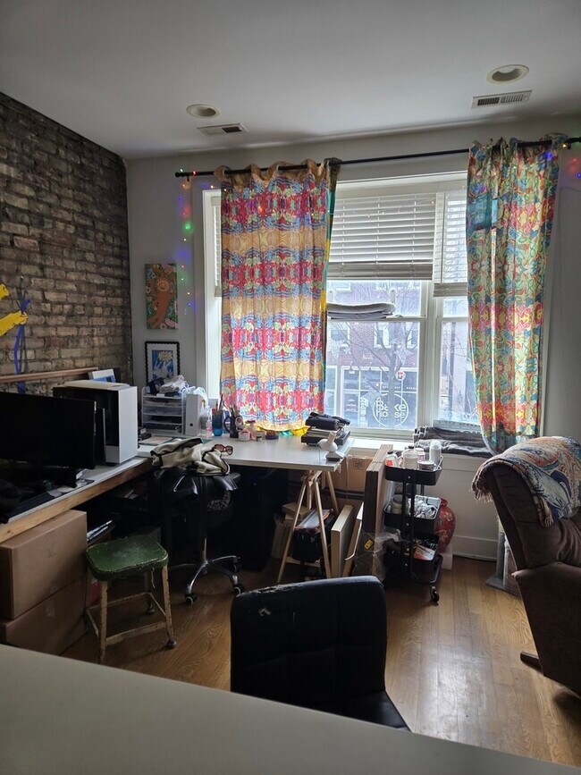 Foto del edificio - 3707 N Southport Ave