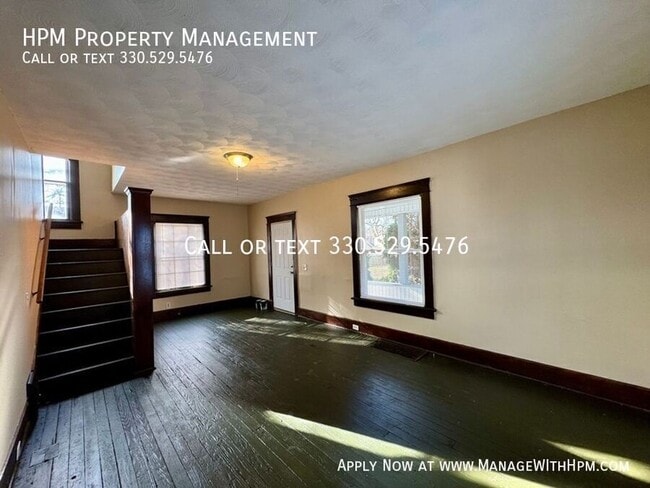 Building Photo - 212 Dryden Ave SW