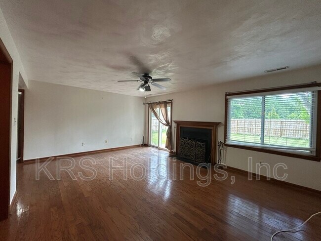 Building Photo - 2137 Weybridge Dr