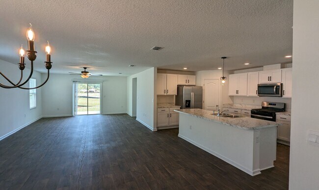 Building Photo - ENTRADA SUBDIVISION - THIS NEW 4/2/3 CONST...