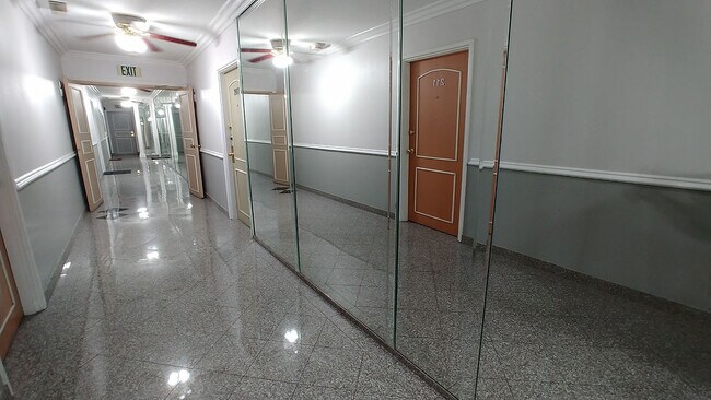 Building Photo - Villa Tatarita Apartments