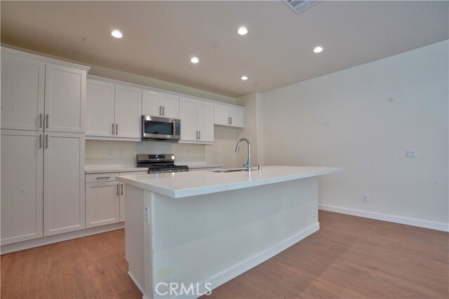 Foto del edificio - 139 Grove Ct