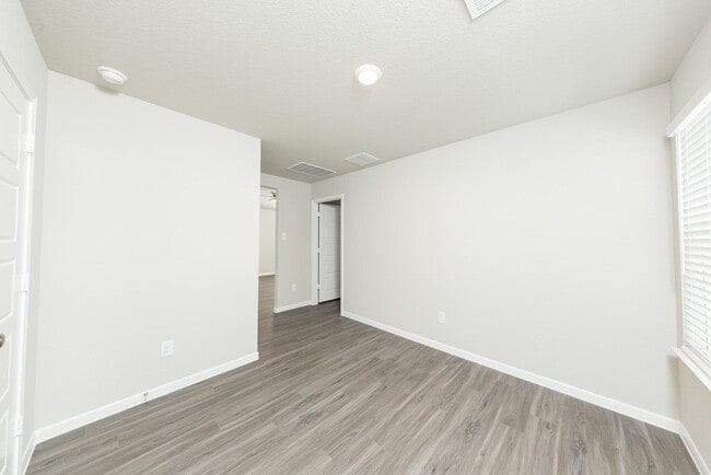 Building Photo - 15631 Buffalo Mdw Ct