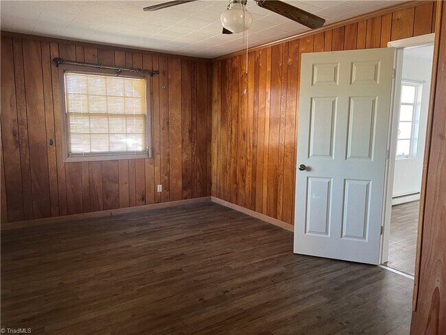 Building Photo - 3531 Lawndale Dr