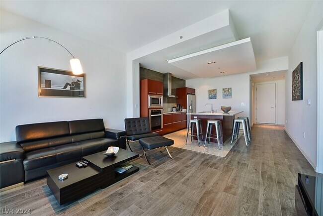 Building Photo - 4471 Dean Martin Dr