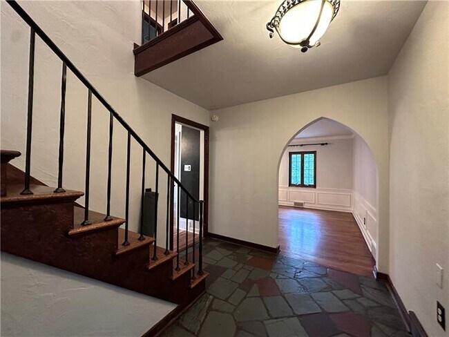 Foto del edificio - 701 Cascade Rd