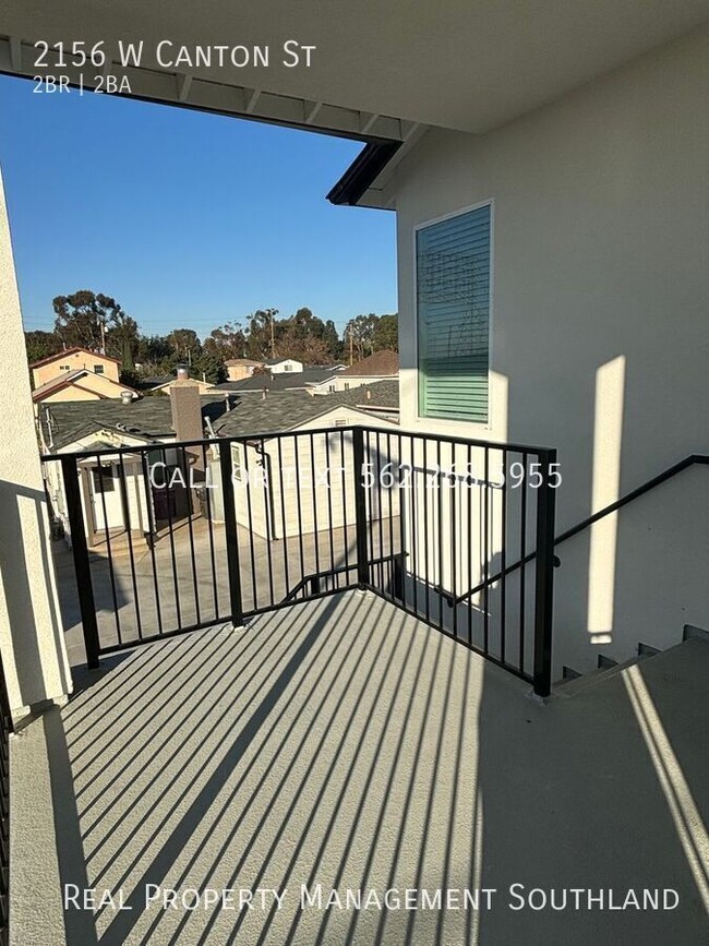 Building Photo - 2 bed/2 Bath Upstairs Apartment in Long Be...