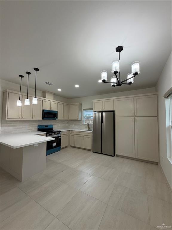 Building Photo - 14 Dragonfly St