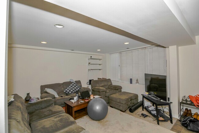 Foto del edificio - 2517 N Ashland Ave