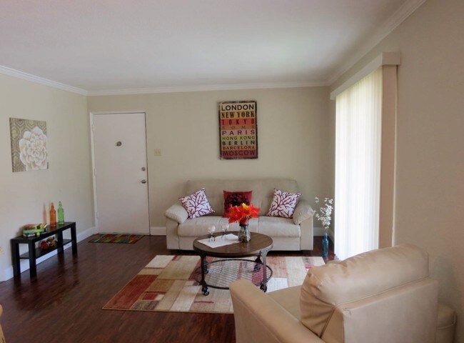 Foto del edificio - 4329 Walker Ln