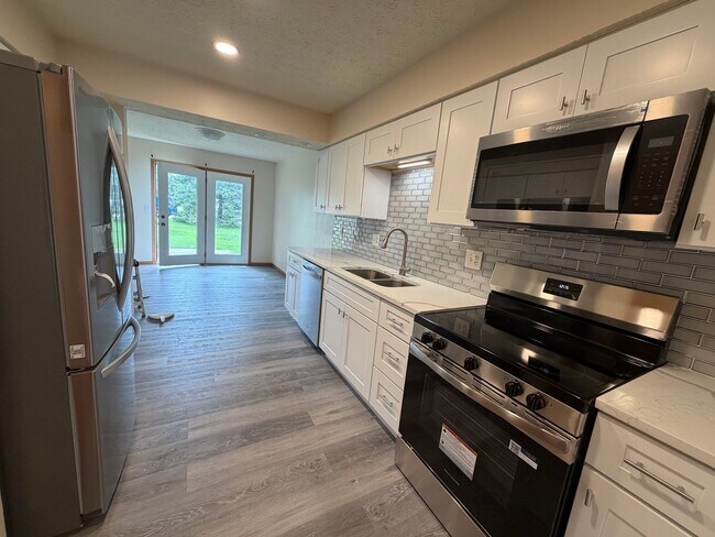Building Photo - 6388 Dummerston Ct