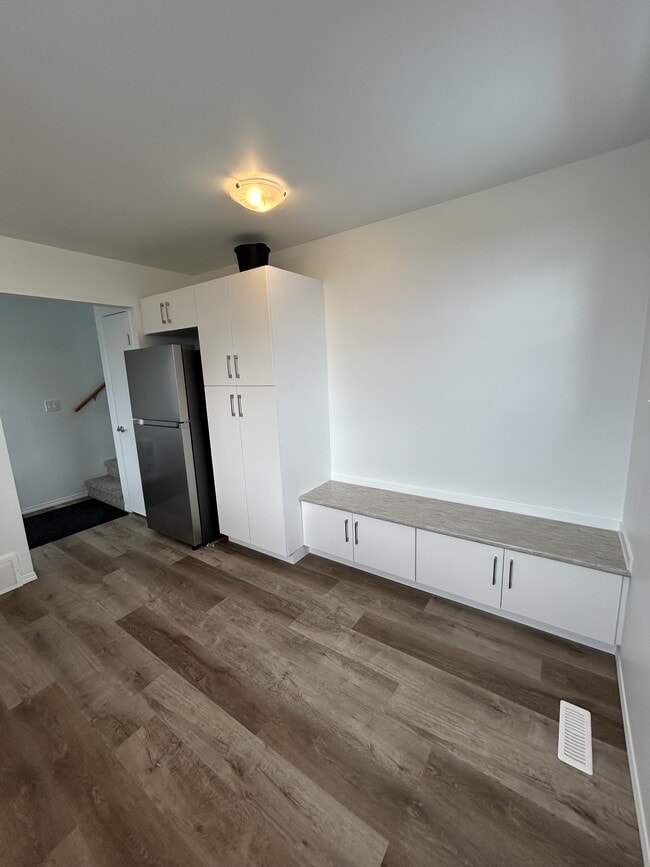 Building Photo - 7612-7136 136 Ave NW