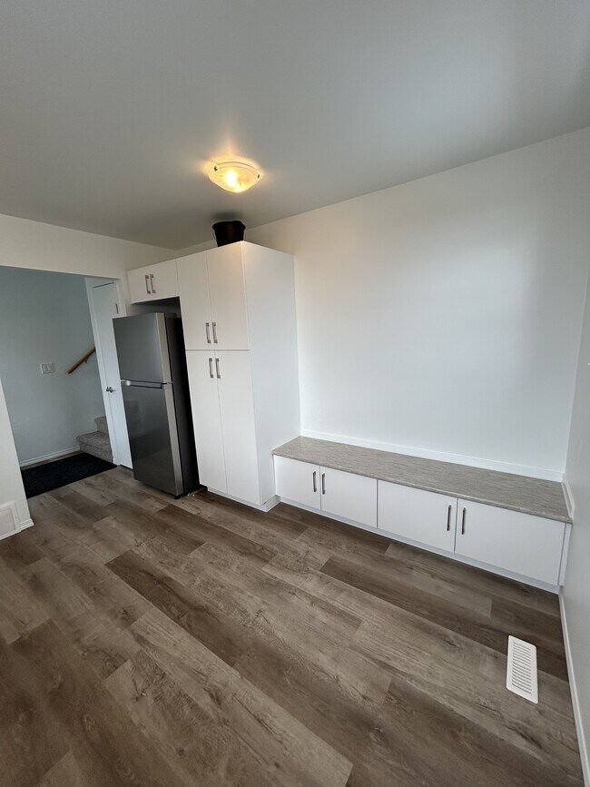 Photo du bâtiment - 7612-7136 136 Ave NW