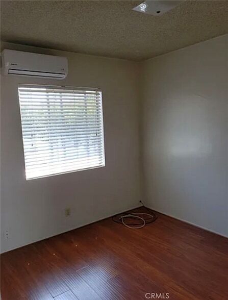 Foto del edificio - 15 E Los Higos St