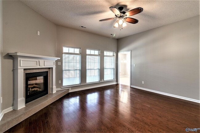 Foto del edificio - 111 NW Wittington Ln