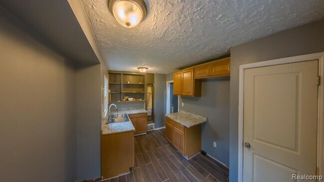 Foto del edificio - 18411 Grandville Ave