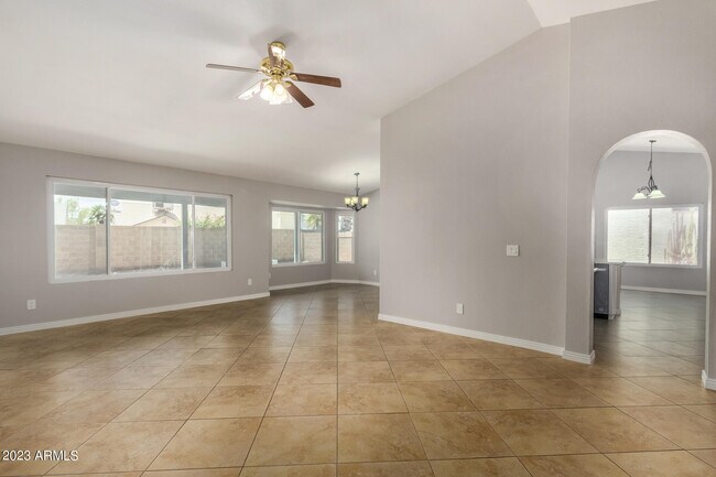 Building Photo - 4423 E Ashurst Dr