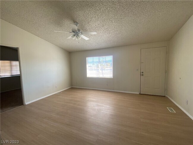 Foto del edificio - 3021 W Windsong Ln