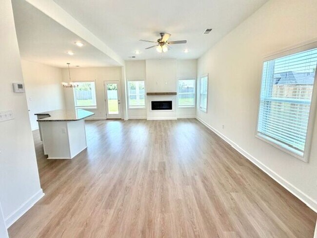 Foto del edificio - Now Leasing a Brand New 4-bedroom 2.5 bath home.