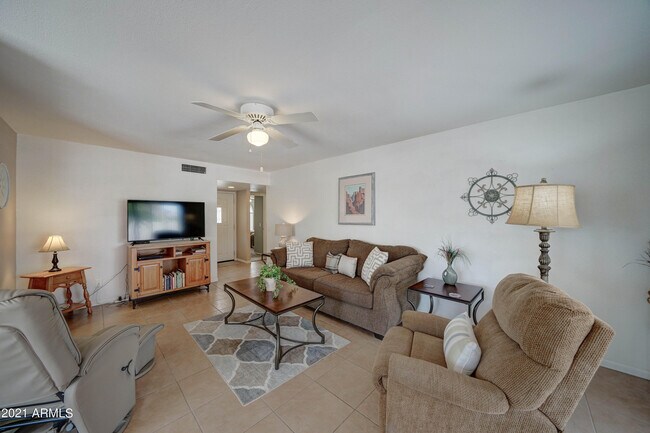 Foto del edificio - 25845 S Howard Dr