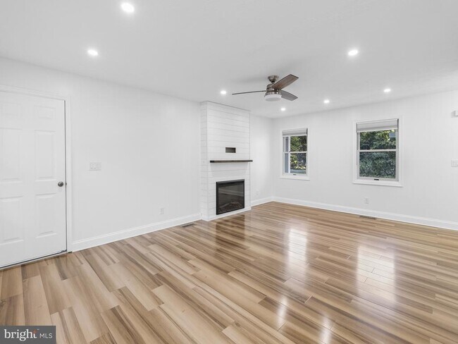 Foto del edificio - 43439 Little Cliffs Rd