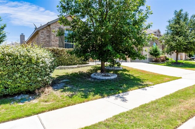 Building Photo - 2918 Diego Dr