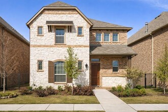 Building Photo - 526 Evergreen Dr
