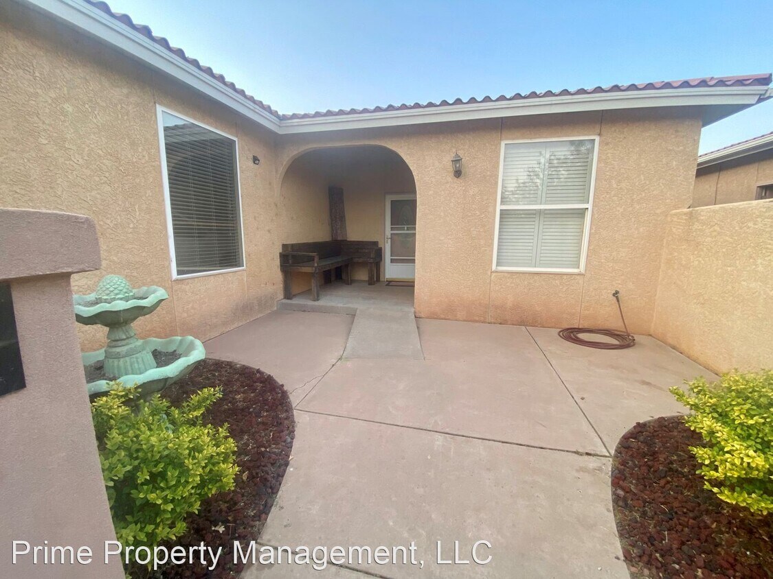 2 br, 2 bath House 2320 Newman Dr House for Rent in Clovis, NM