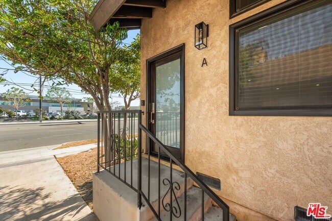 Foto del edificio - 4069 W Rosecrans Ave